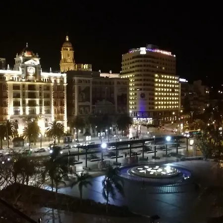 Atico En Centro Historico De Apartmán Màlaga